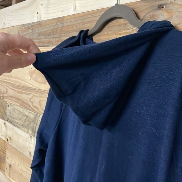 Paper + Tee size 2X navy color terrycloth hoodie with plaid bottom button detail - Picture 8 of 9